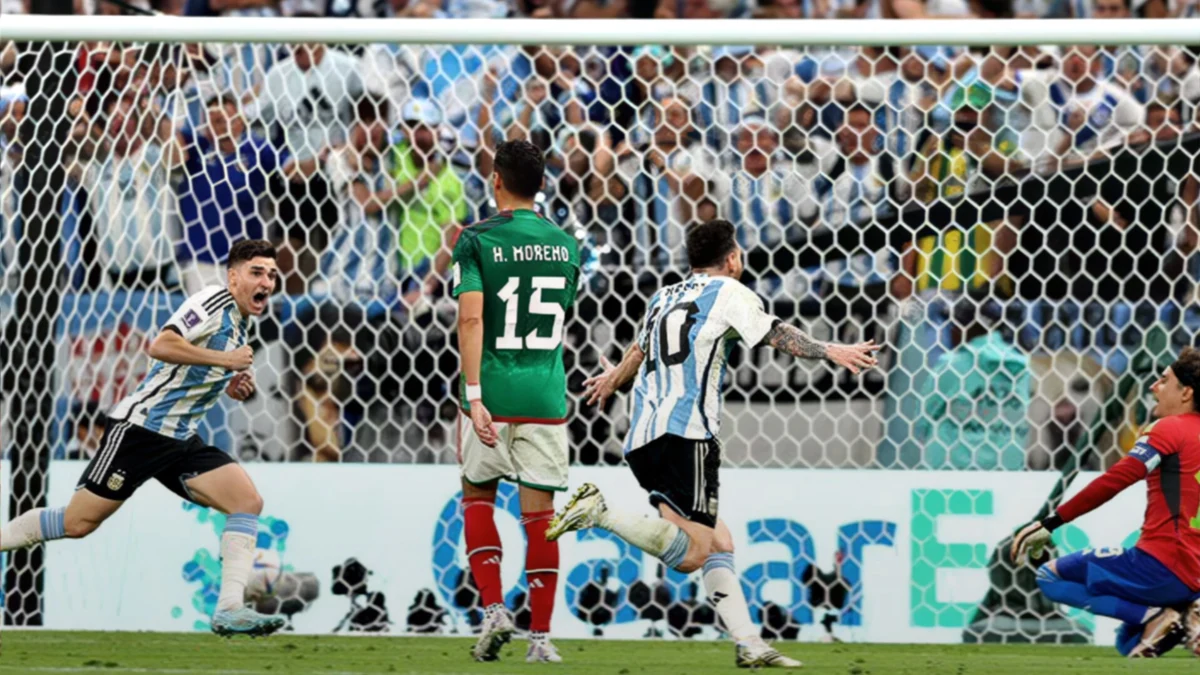 Lionel Messi celebrating a goal for Argentina with teammates at the World Cup. Photo: Hossein Zohrevand / Wikimedia Commons (CC BY 4.0).
