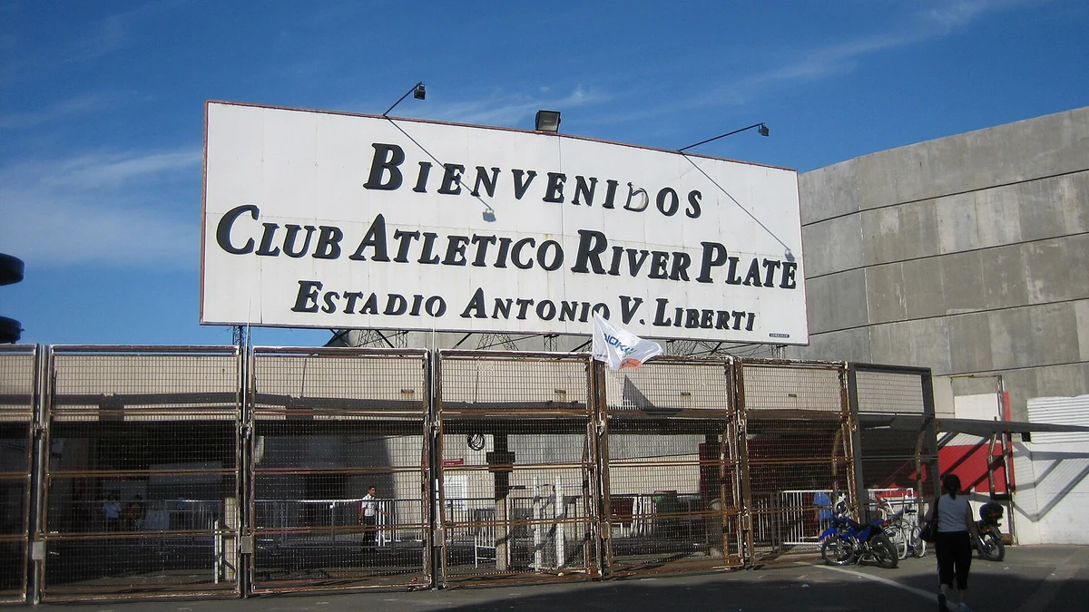The entrance sign at the Estadio Monumental in Buenos Aires, where Lionel Messi played his final match for Argentina in front of 85,000 fans. Photo: Stefano Vigorelli / Wikimedia Commons (CC BY-SA 4.0).