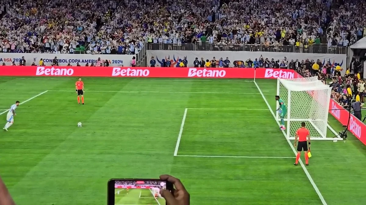 Lionel Messi steps up to take a penalty for Argentina in the Copa América 2024 shootout against Ecuador. Photo: Sebas / Wikimedia Commons (CC BY 3.0).